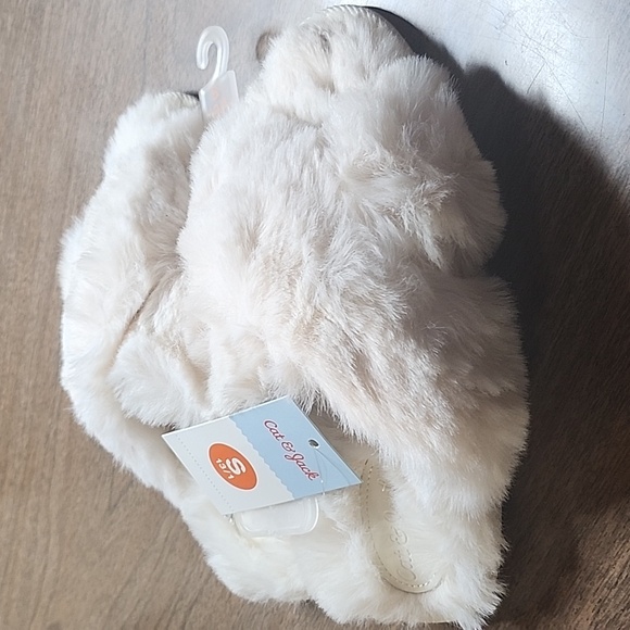 Cat & Jack Slippers, Cream/Brooklyn, Girls Size Small 13/1, New - Picture 6 of 6